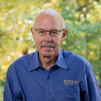 Headshot of Dennis LeBleu